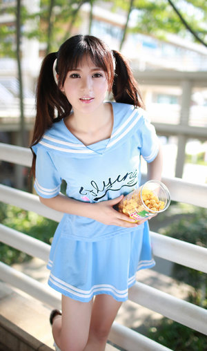25岁女子高中生樱花未增删翻译中文翻译